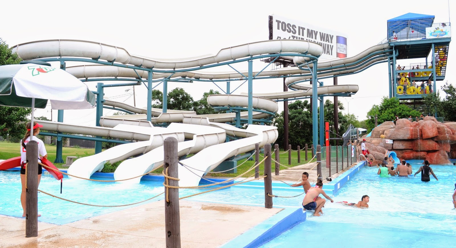 Splashtown San Antonio Review by Demcy Dias Summer Fun at Splashtown