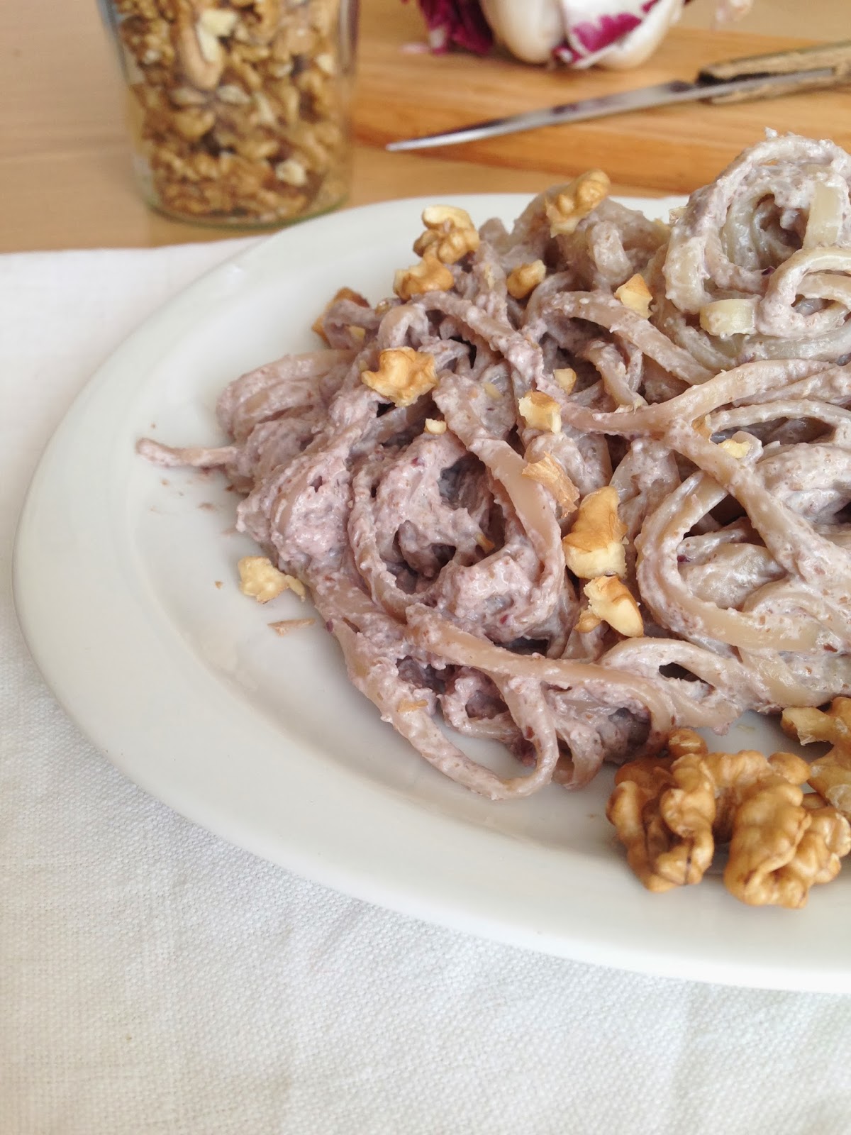 Linguine con pesto di radicchio tardivo e porri