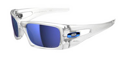 Lunette de soleil Oakley Crankase Matte Clear Ice Irridium Polarized oo9165-09