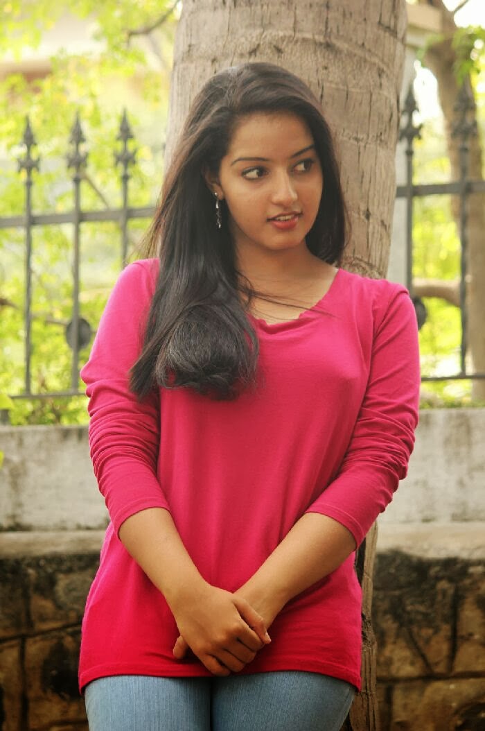 TamilCineStuff | : Malavika Menon Photos in Jeans at Vizha Movie Press