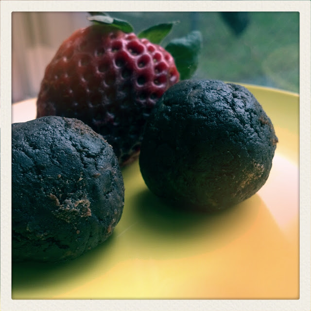 Spiced chocolate vegan primal peanut butter cake balls