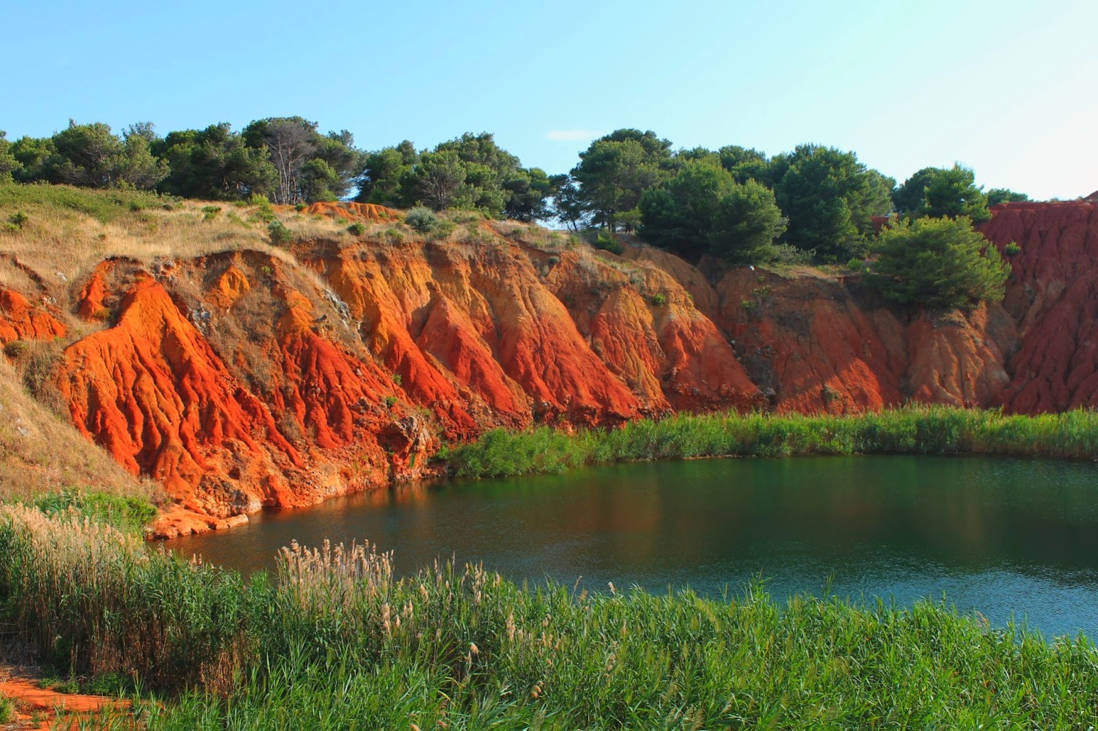 Pensieri in Viaggio: La calda estate in Puglia: l'incantevole cava di bauxite ad Otranto