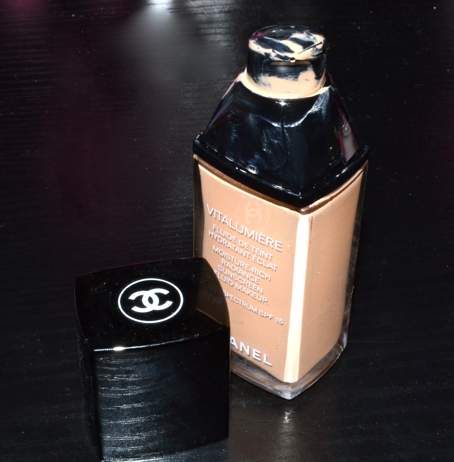 The Girl In The Green Scarf: Review; Chanel Vitalumiere Moisture