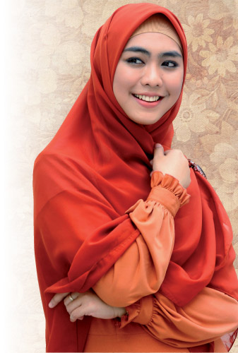 Jilbab Modern Syari Merah Oki Setiana Dewi