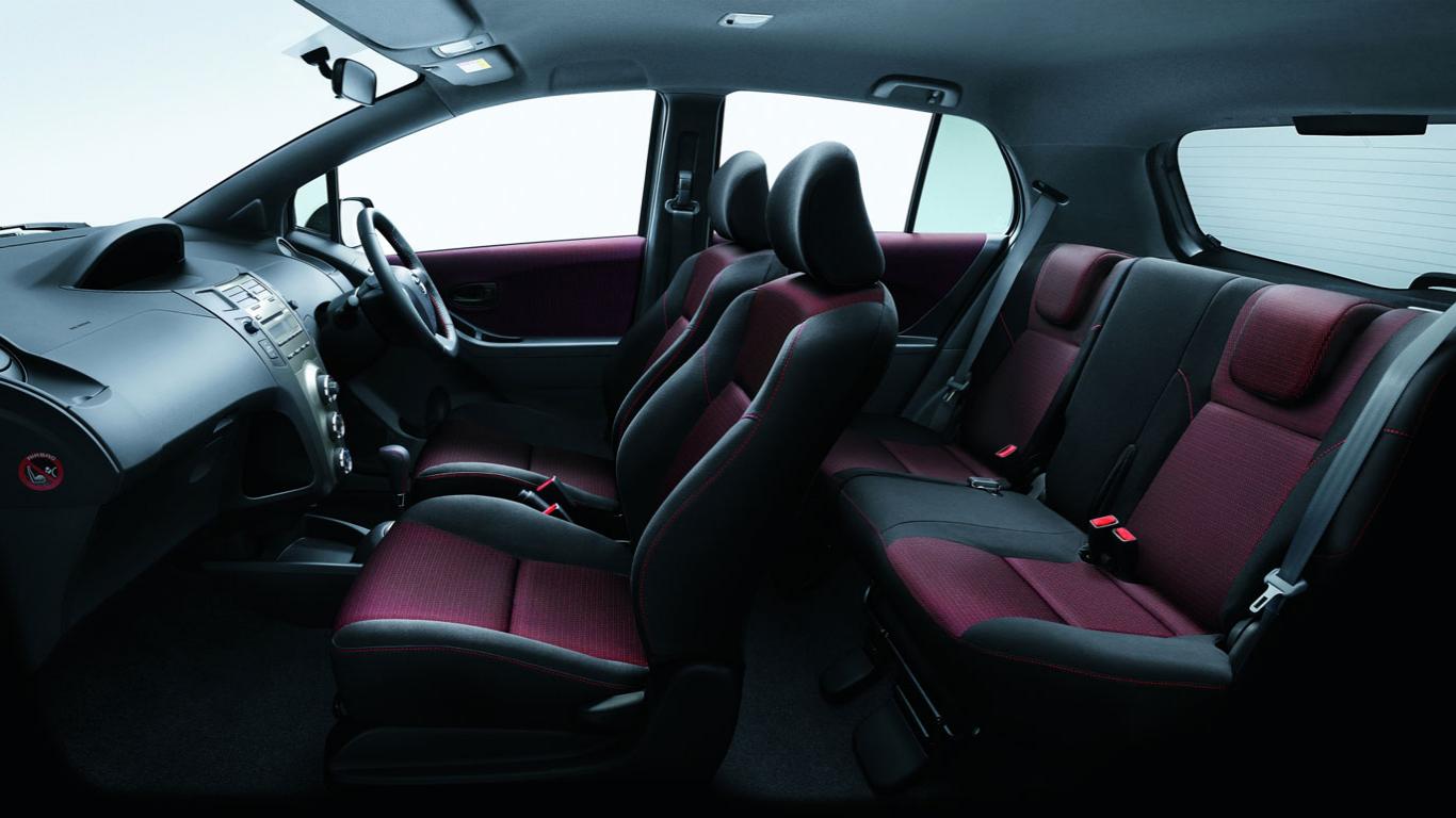 http://3.bp.blogspot.com/-vu0H3UDtE-g/T32syHEJ6lI/AAAAAAAAJSc/1KrZer9YlPk/s1600/interior%2BToyota%2BNew%2BYaris%2B2012.jpg
