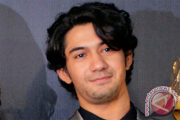 Sepak Terjang Reza Rahadian di Dunia Akting Sepak Terjang Reza Rahadian di Dunia Akting