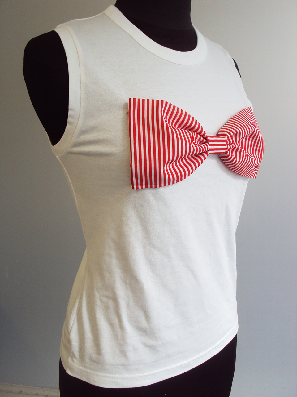 'So, Zo...' Refashion Friday Tutorial/HowTo Bow Front Tank Top