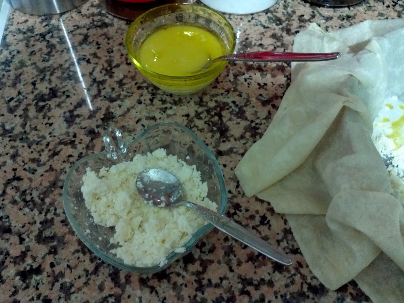 günlük yaşamım bol resimli tavada börek yapımı