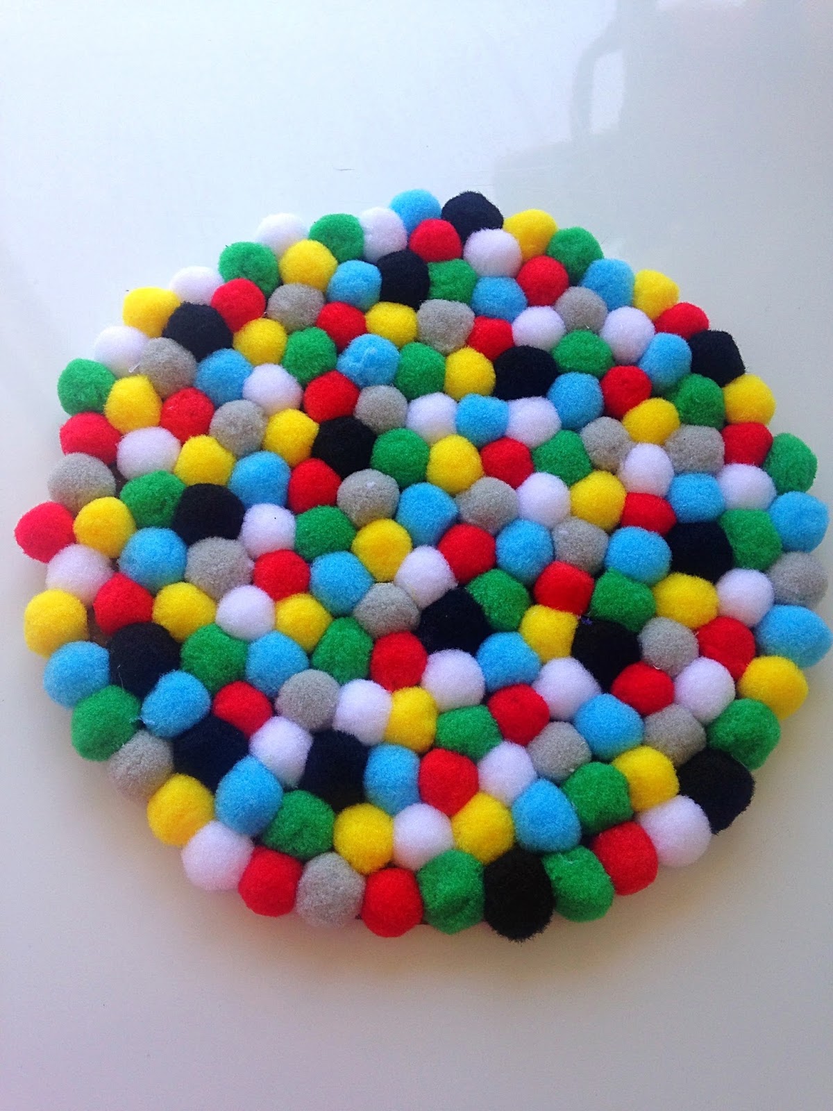 CraftyPJMum DIY FELT BALL TRIVET