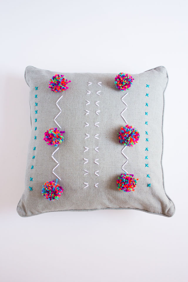 DIY Yarn Embroidered Pillows DIY Yarn Embroidered Pillows