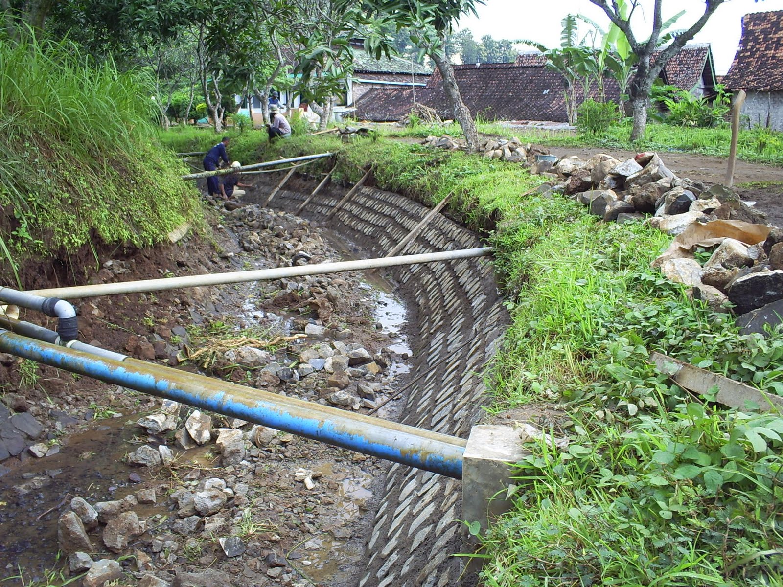 Batu Kali Bekas Bongkaran