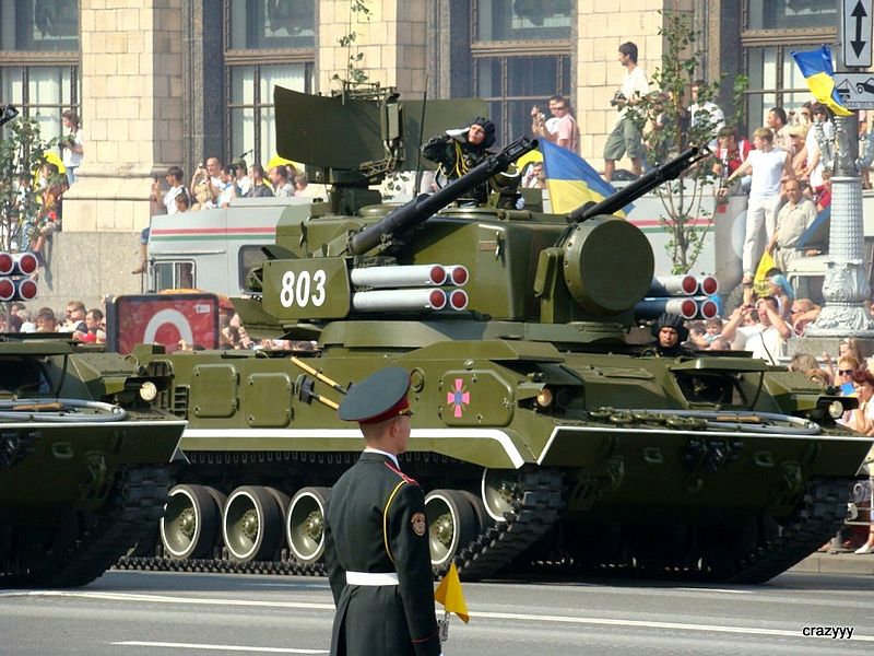 800px-Ukrainian_9K22_Tunguska_vehicles.JPG