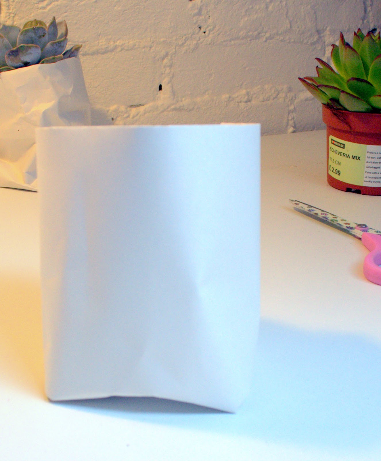 nostalgiecat DIY paper plant pot