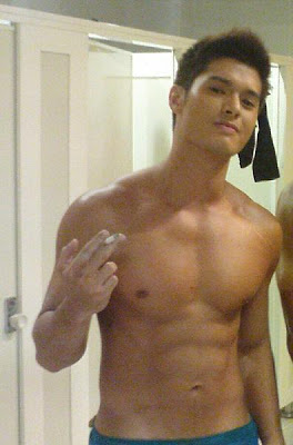 model male guy naked Filipino