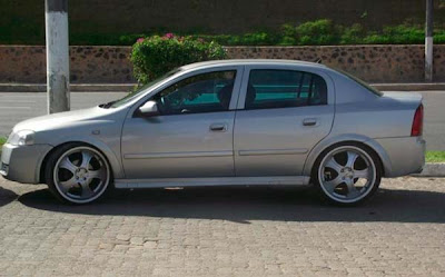 Astra Sedan Rebaixado rodas 20"