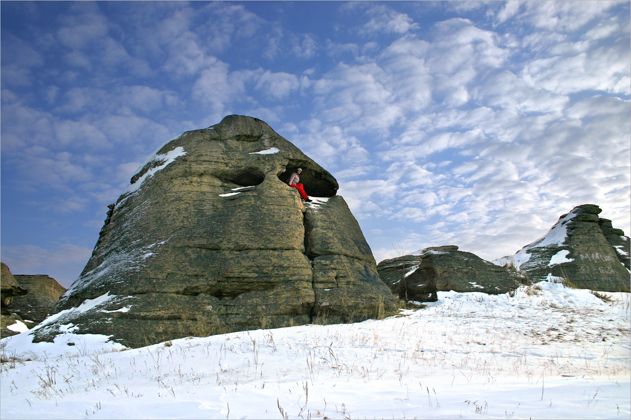 «Святилище «Каменные палатки» на берегу озера Большие Аллаки.