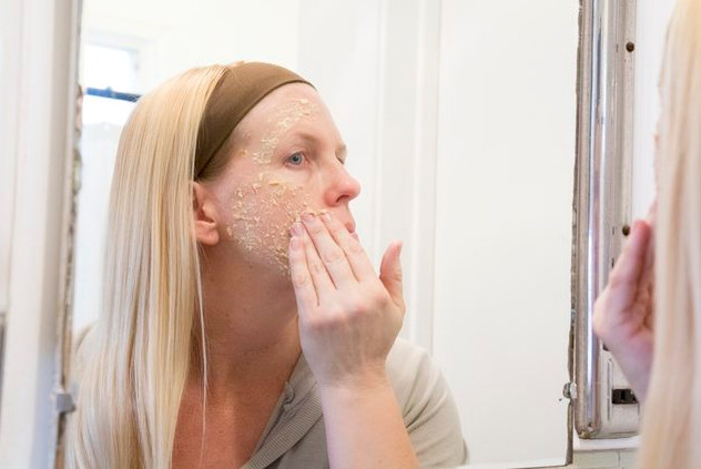 [Image: mat-na-duong-trang-da-tu-chuoi-4.jpg]