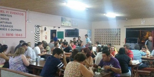 Jantar familiar na comunidade do Rio Morozine