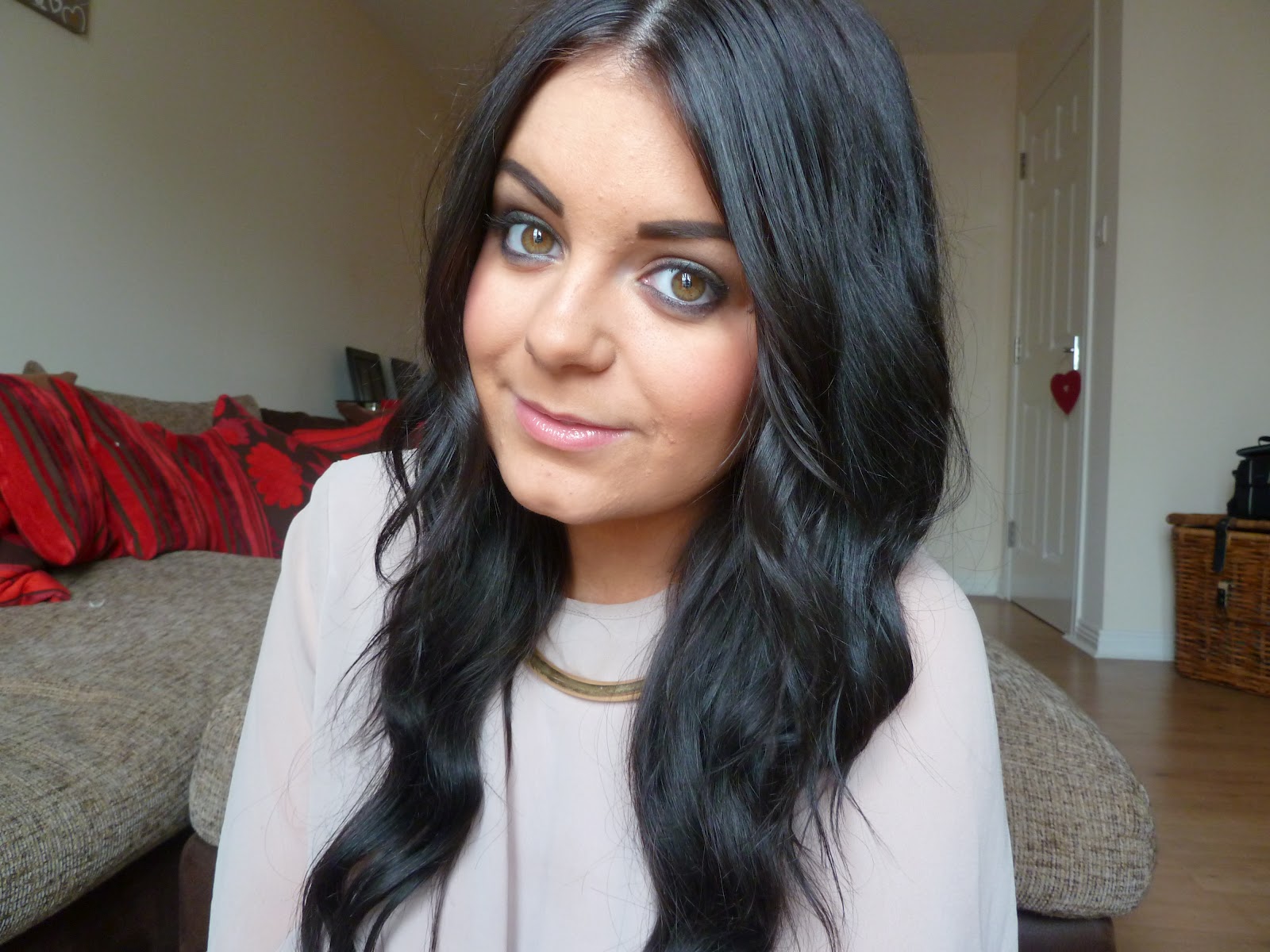 Magic S In The Make Up Sleek Shiny Wavy Hair