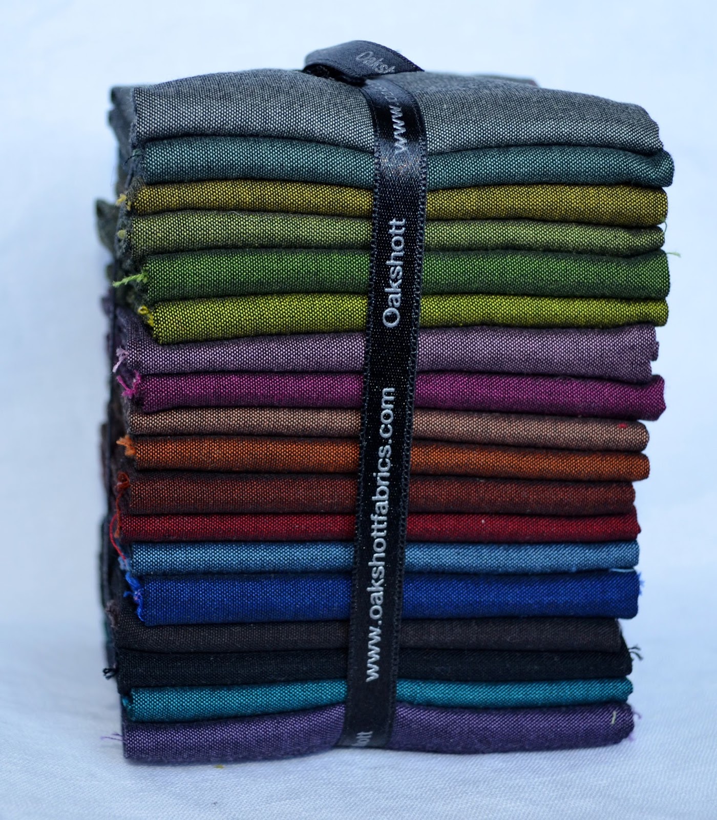 she can quilt Featuring Oakshott Fabrics and a give away