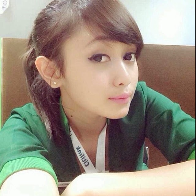 CANTIK DAN SEKSINYA PARA PRAMUGARI INDONESIA