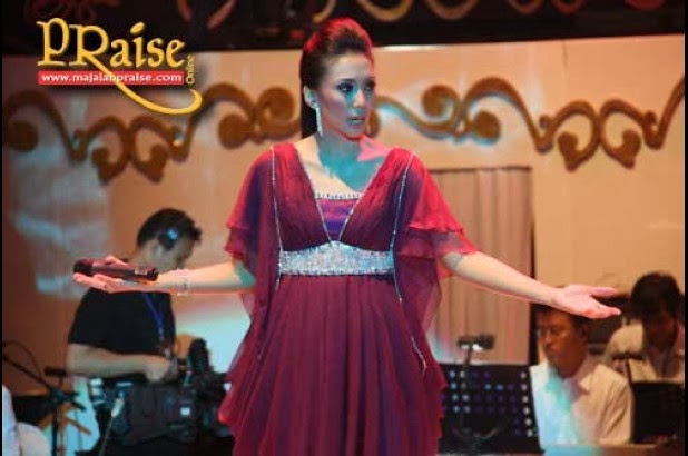 Rohani Kristen Lirik Lagu &amp; Chord Sari Simorangkir