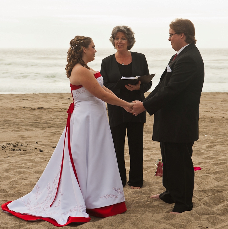 Marcie Howard - Oregon Coast Weddings