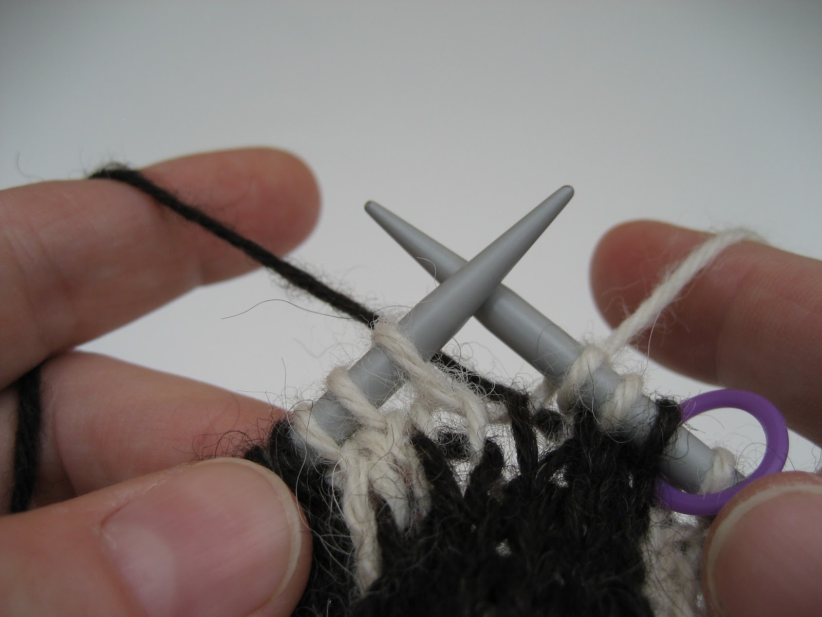 Carolyn Knits TwoHanded Stranded Colorwork Tutorial