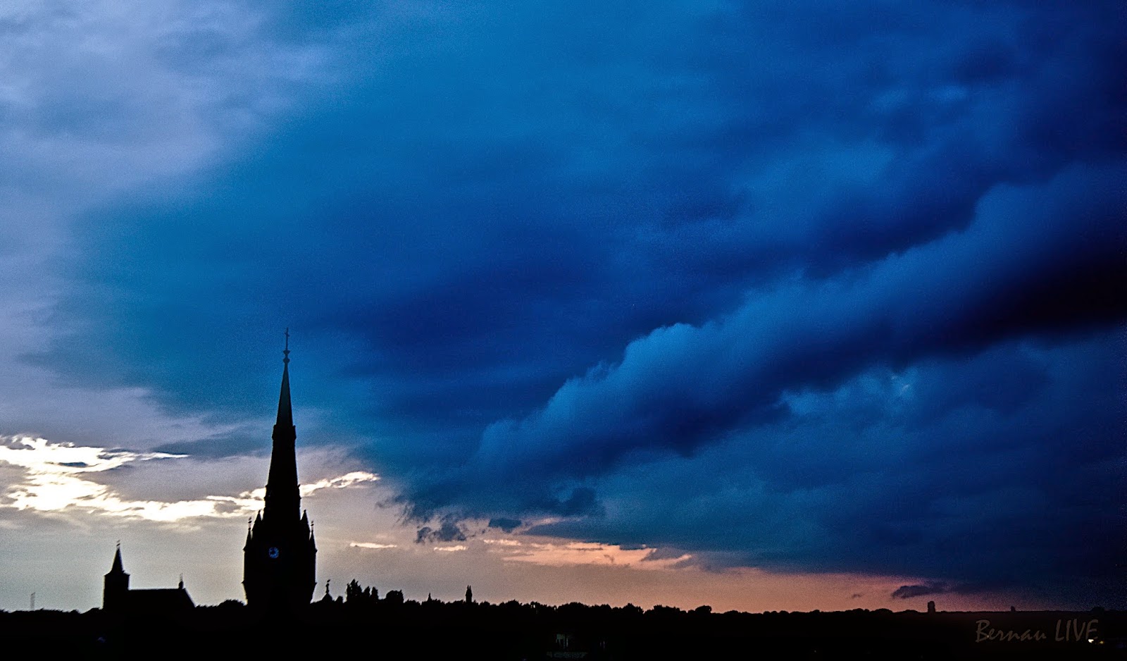 Bernau, 21 Uhr... Unwetter im Anmarsch... 2 Bernau LIVE - Dein Stadtmagazin für Bernau bei Berlin