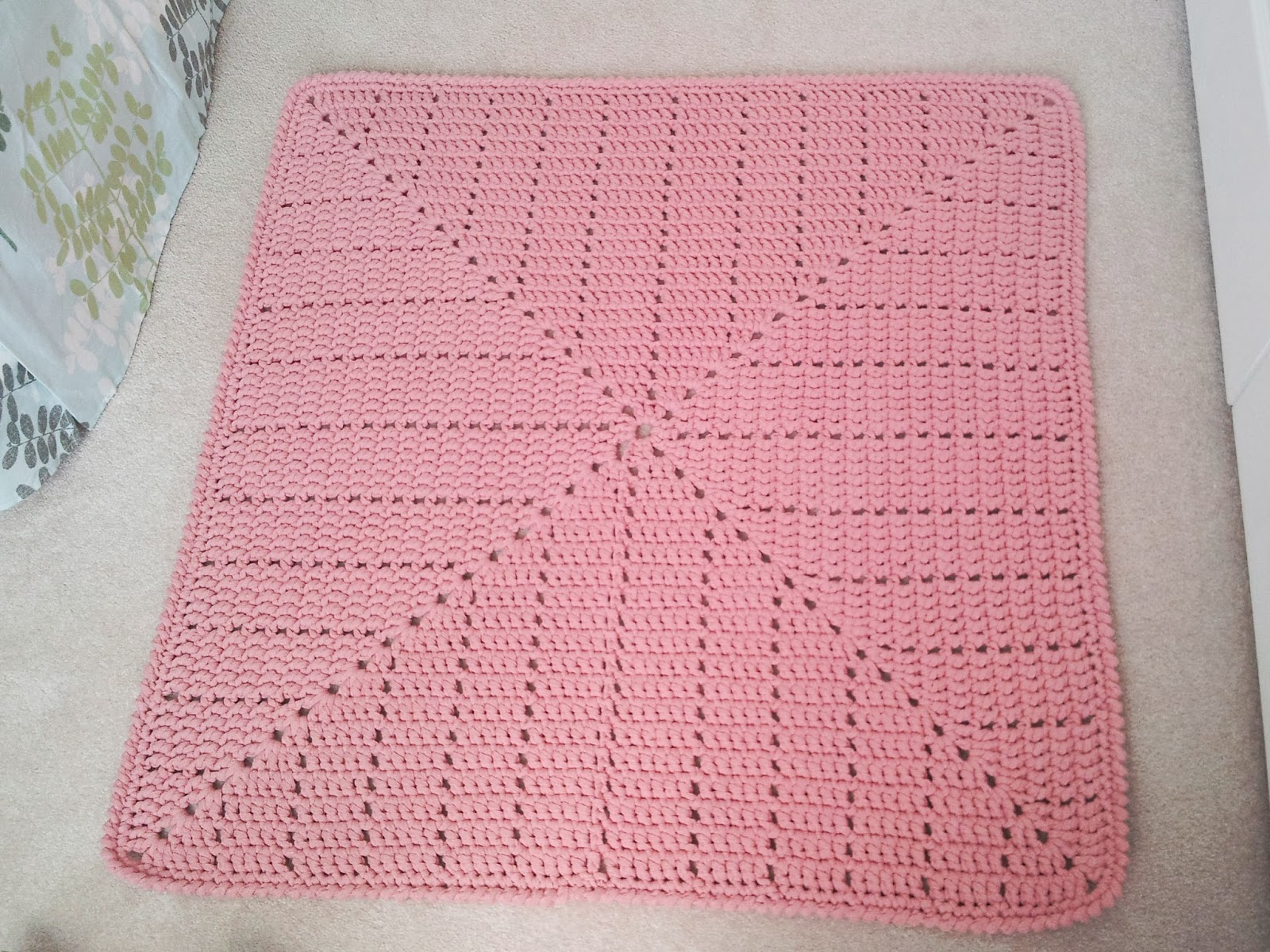 ...Handy Crafter... Pink Square Doily Rug