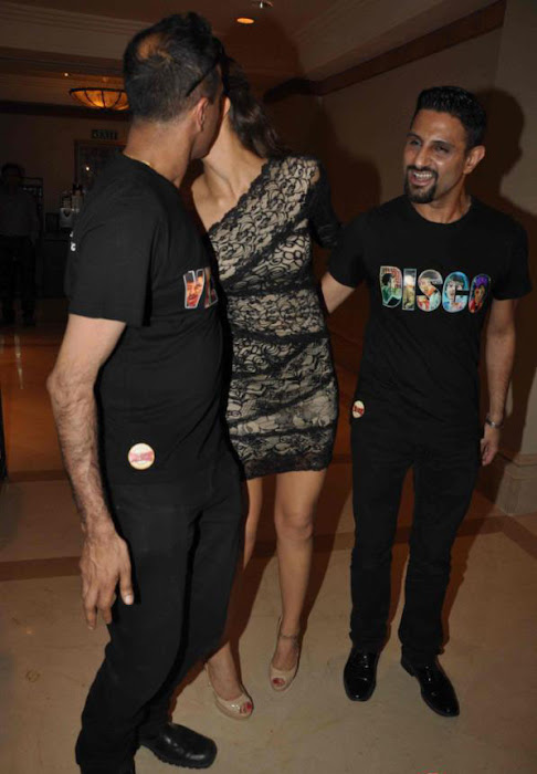 deepika padukone launch bollywood jollygood t-shirt line actress pics