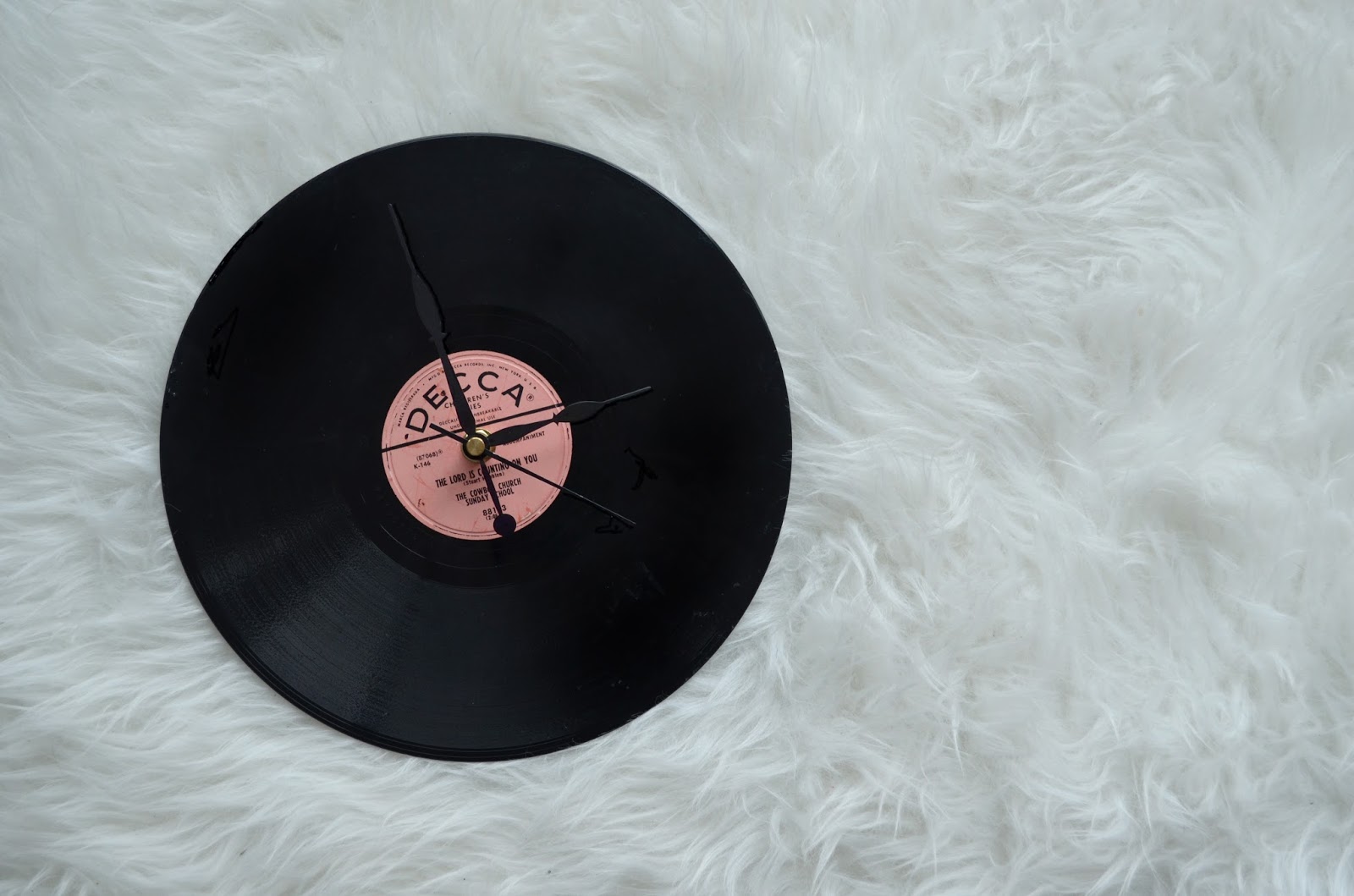 DIY Vinyl Record Clock DIY Huntress