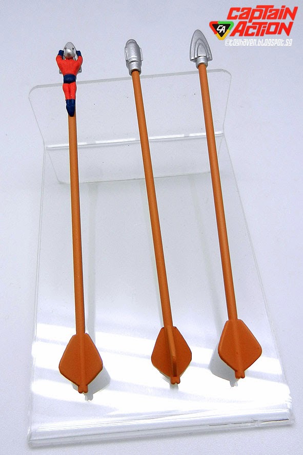 toyhaven Review Marvel Comics Hawkeye 1/6th scale Costume and