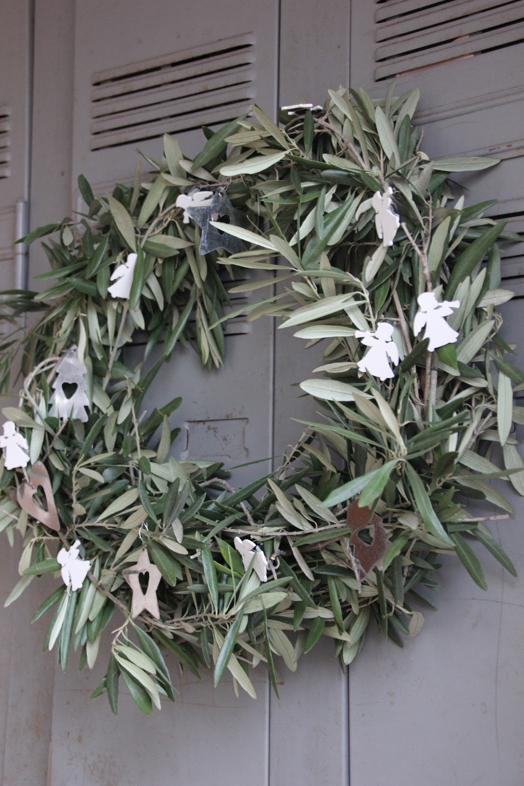 Regardsetmaisons Paix Olivier Et Couronne De Noel Diy