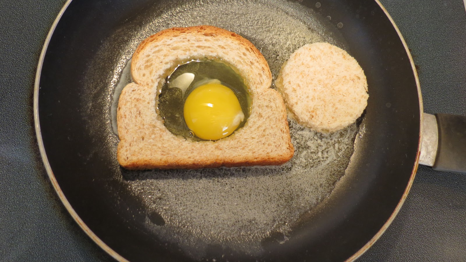 CoffeeBiscotti Egg in the hole