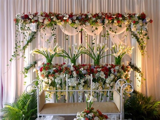 Model rangkaian bunga untuk dekorasi ruang pelaminan pengantin atau acara pernikahan 2017/2018 Model rangkaian bunga untuk dekorasi ruang pelaminan pengantin atau acara pernikahan 2017/2018