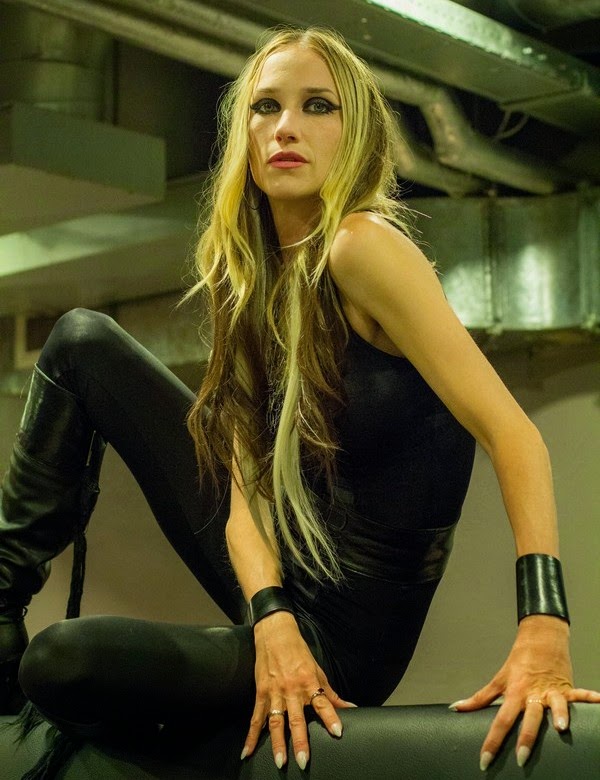 Jill Janus Band: Huntress - Babes in Metal