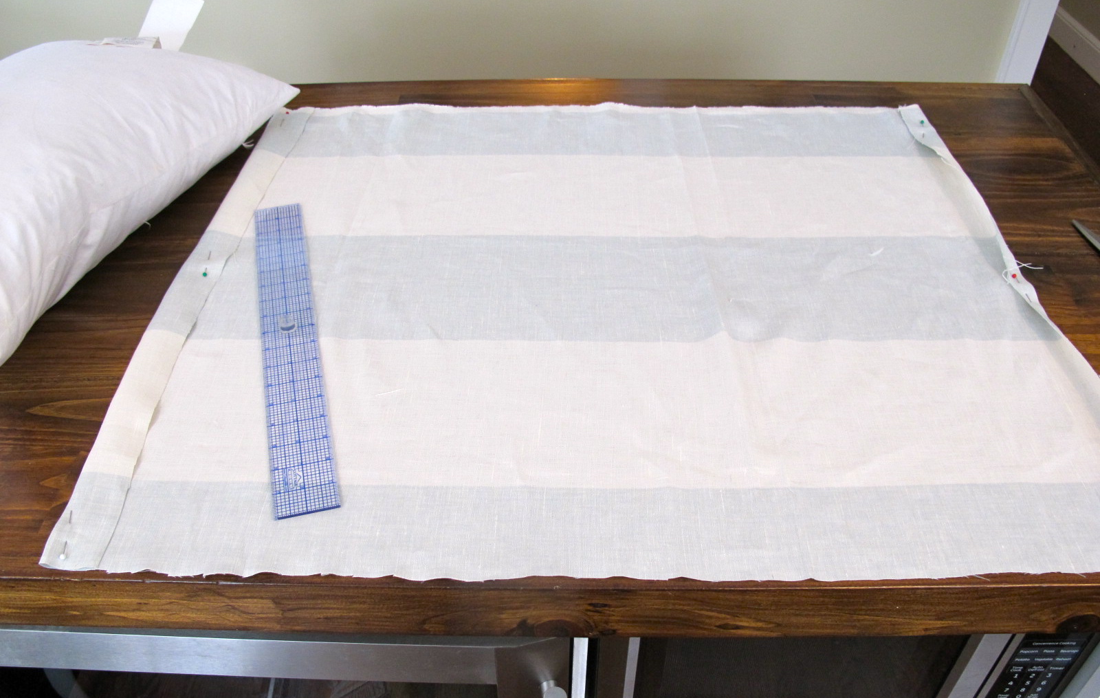 Jenny Steffens Hobick Home How to Make a Pillow Case (without a