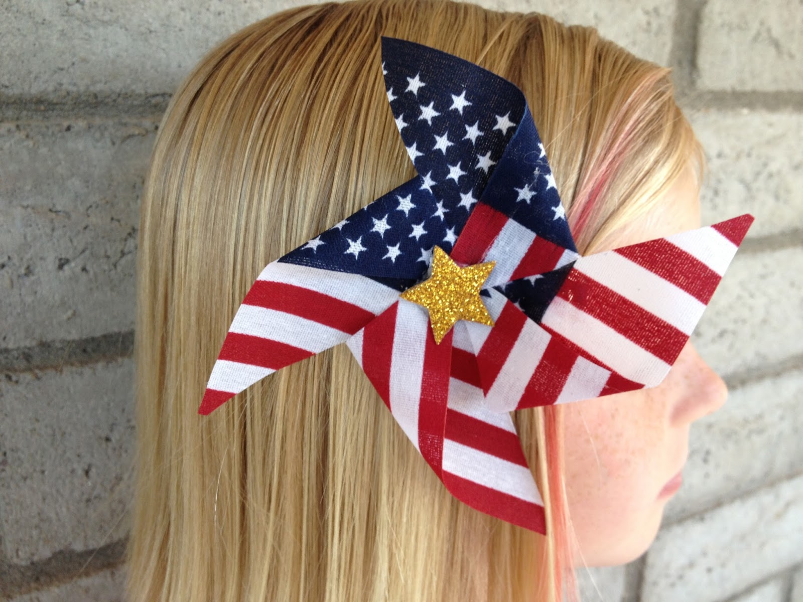 3595 Flag Pinwheel Hair Bow
