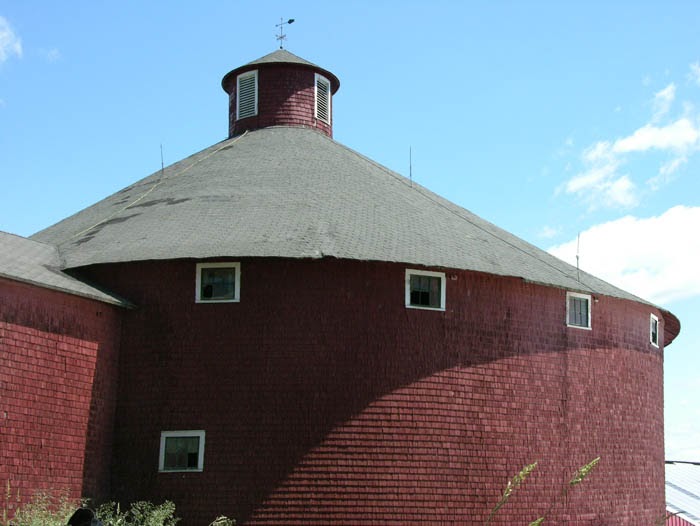 Studio and Garden Built On an Organic Dairy Farm