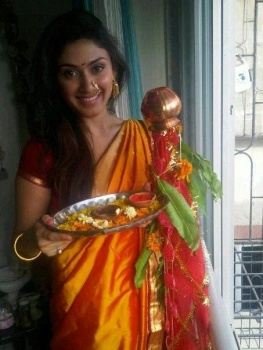 Marathi Actress  on Phadnis In Marathi Dress   Manjari Phadnis Marathi Actress Saree Pics