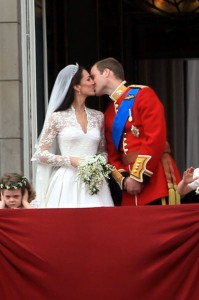 Prince+william+and+kate+middleton+wedding+kiss