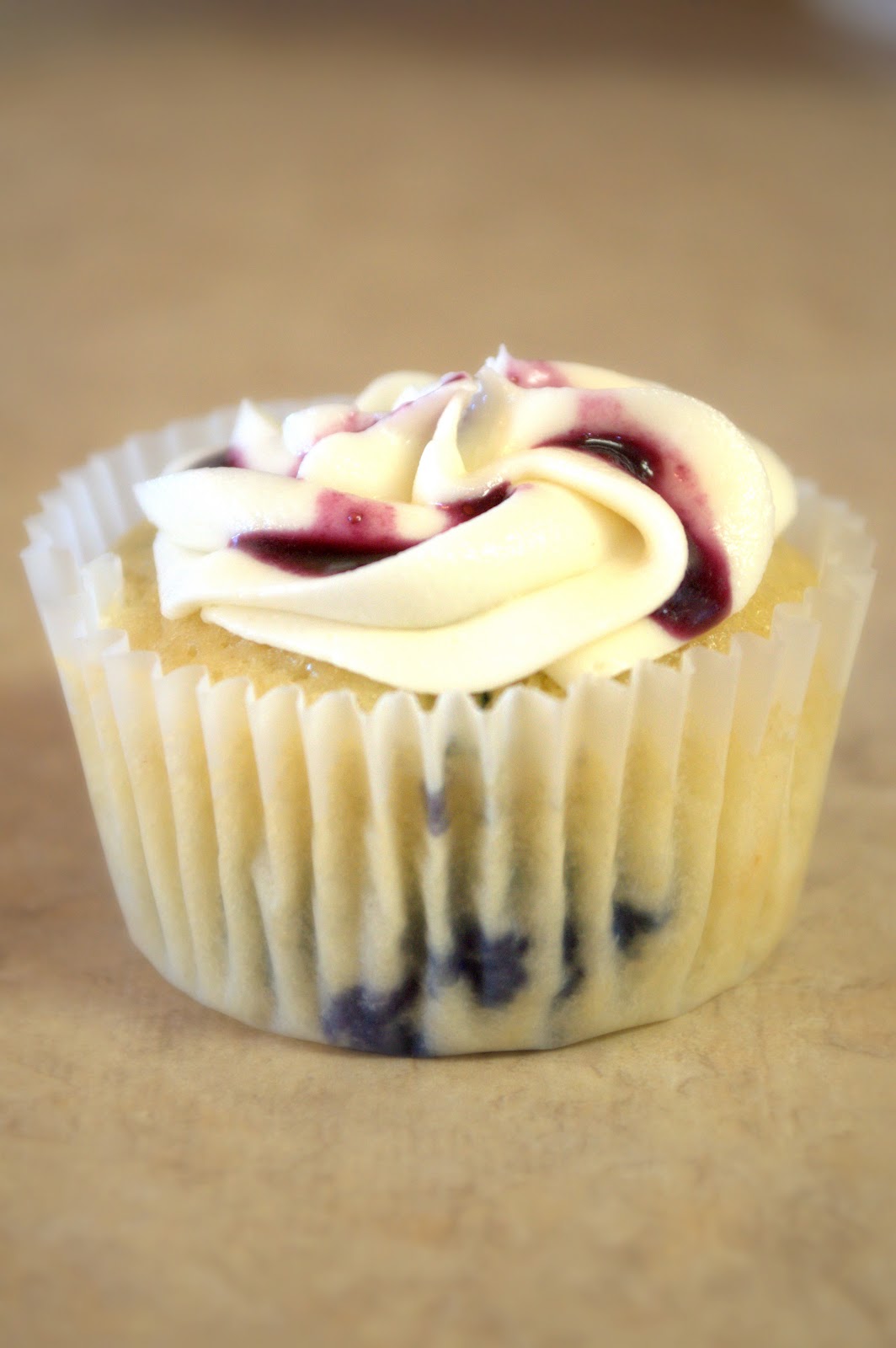 chubby chicks with oven mitts Blueberry Cupcakes with chubby chicks with oven mitts Blueberry Cupcakes with