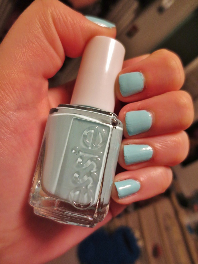 Vibrant, Vivacious, Veracious Beauty Blog Nail of the Day Essie Mint