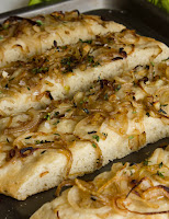 Focaccia com Cebolas Refogadas (vegana)