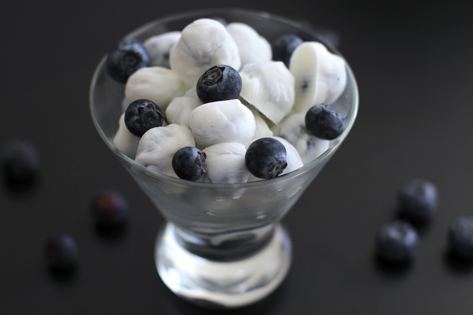 Healthy Frozen Yogurt Covered Blueberries (sugar free)