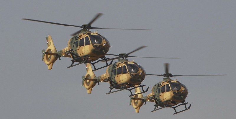 مروحية عراقيه Iraqi+Army+helicopters+formation++Army+Day+celebrations+in+Baghdad%252C+Bell+206B+Jet+Ranger+utility+training+helicopterIraqi+UH-1++Air+Force+Mil+Mi-17-V5+Eurocopter+EC+635+light+attack+Bell+Armed+407+%25287%2529