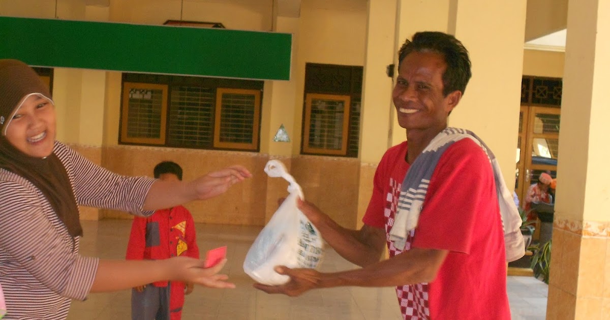 SDN LATSARI TUBAN Pembagian Zakat Fitrah