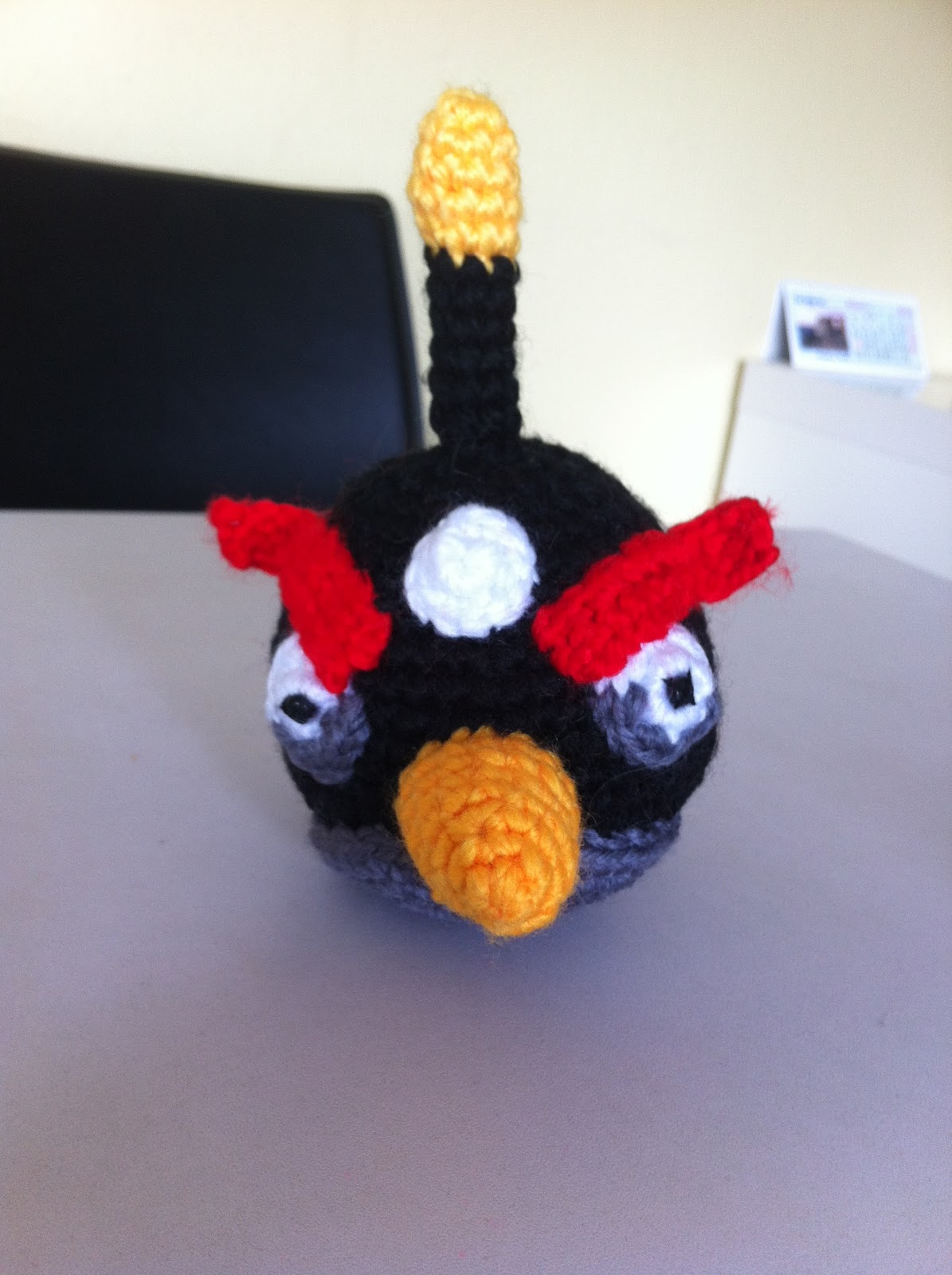 Mi mundo y Punto: Pollo Angry Birds negro amigurumi