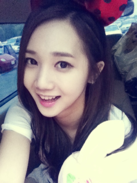 대유다 - Feed Your Hallyu Daily Needs: Hello Venus' Yoo Ara Enjoys Holiday